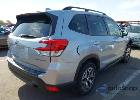 2021 Subaru Forester Premium z USA, uszkodzony, nr VIN JF2SKAJC3MH472204